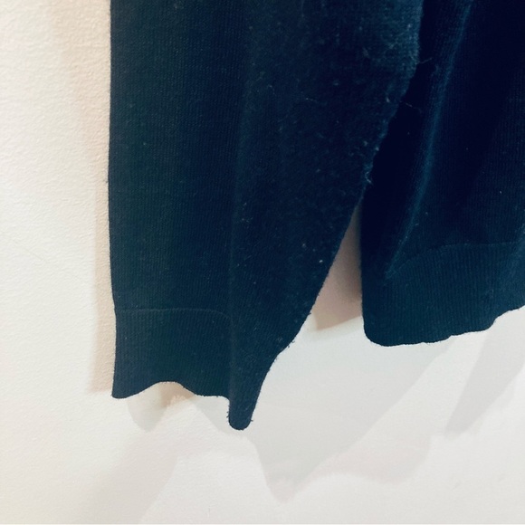 IBEX Sz M V-Nexk Long Sleeve Merino Blend  Fine Lightweight Sweater - Picture 7 of 8